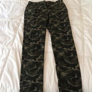 Cammo GAP skinny cut pants